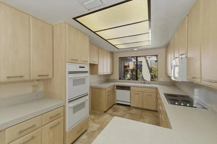 26-Kitchen