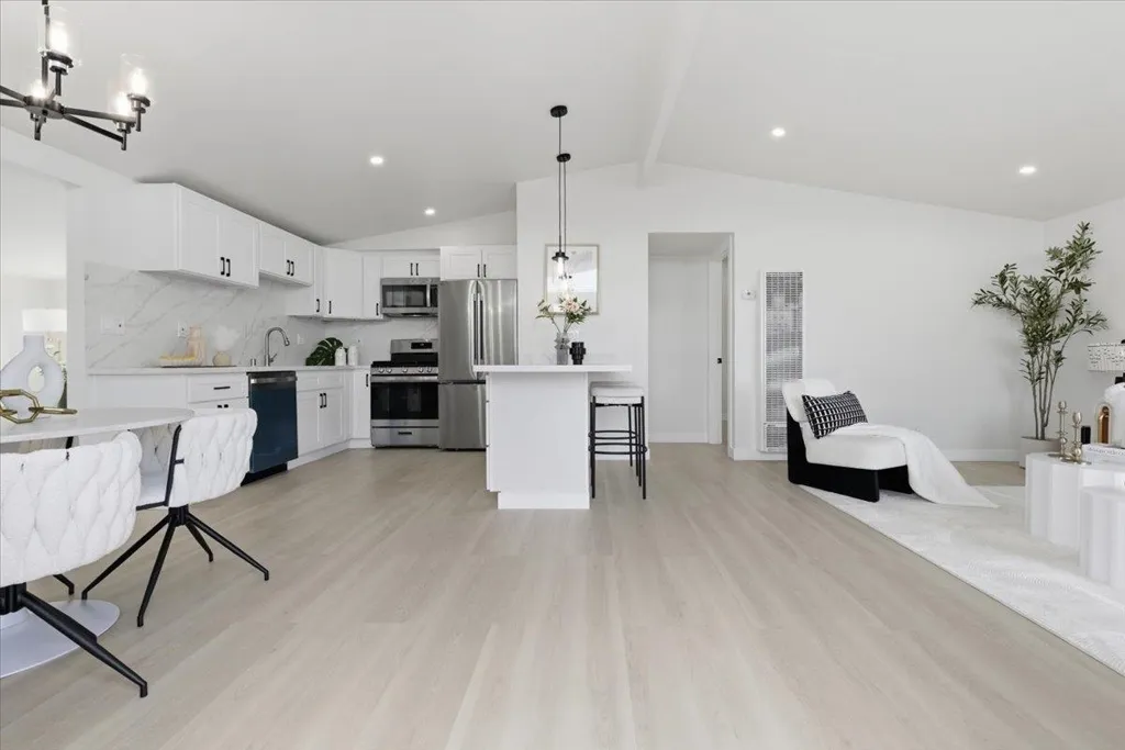 27707 27707 La Porte Ave, Hayward, California 94545 home-pic-11
