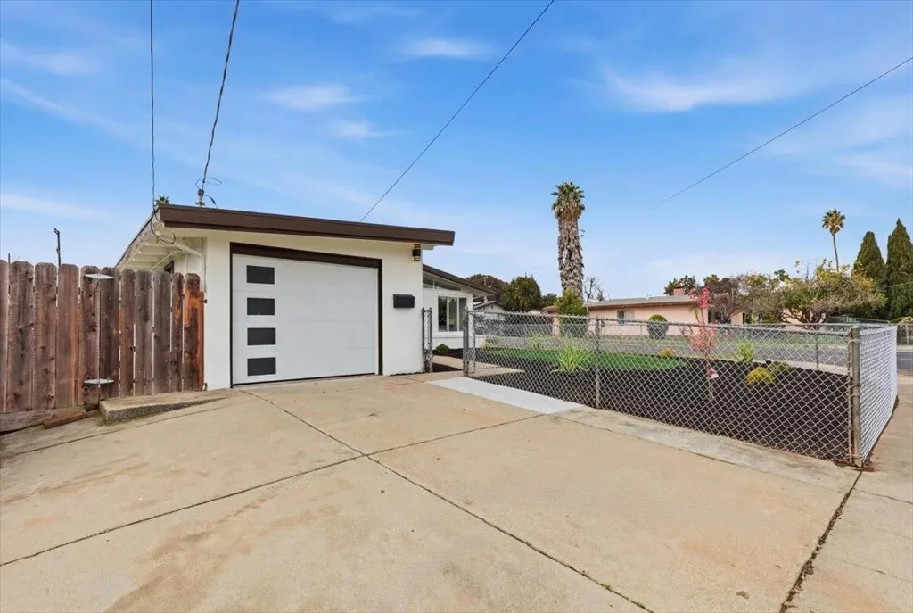 27707 27707 La Porte Ave, Hayward, California 94545 home-pic-5