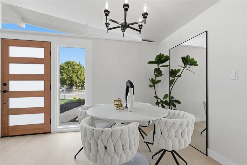 27707 27707 La Porte Ave, Hayward, California 94545 home-pic-17