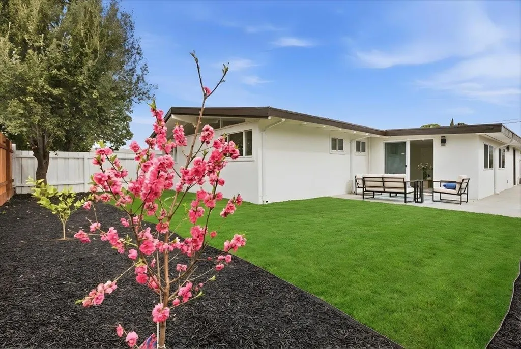 27707 27707 La Porte Ave, Hayward, California 94545 home-pic-36