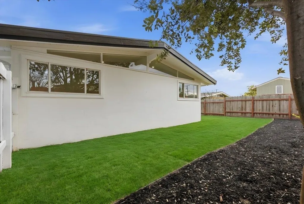 27707 27707 La Porte Ave, Hayward, California 94545 home-pic-39