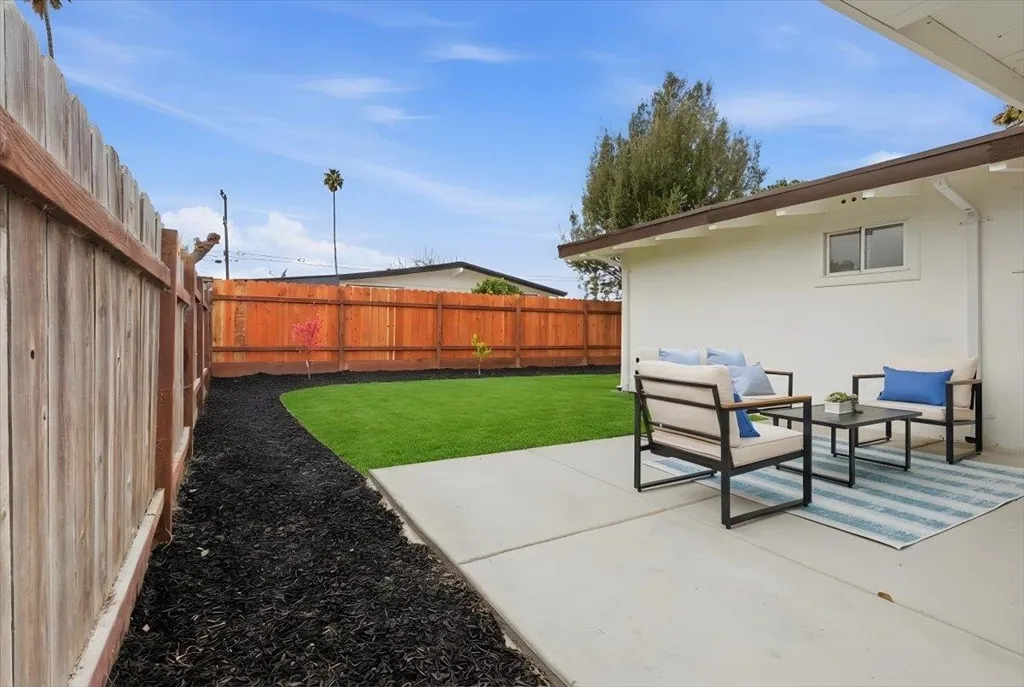 27707 27707 La Porte Ave, Hayward, California 94545 home-pic-37