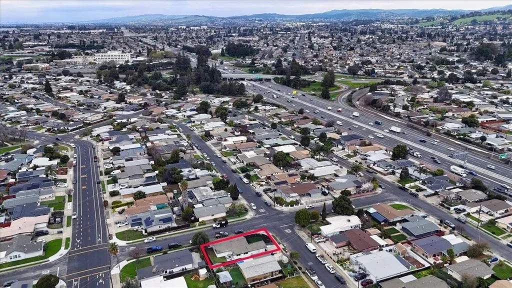 27707 27707 La Porte Ave, Hayward, California 94545 home-pic-40