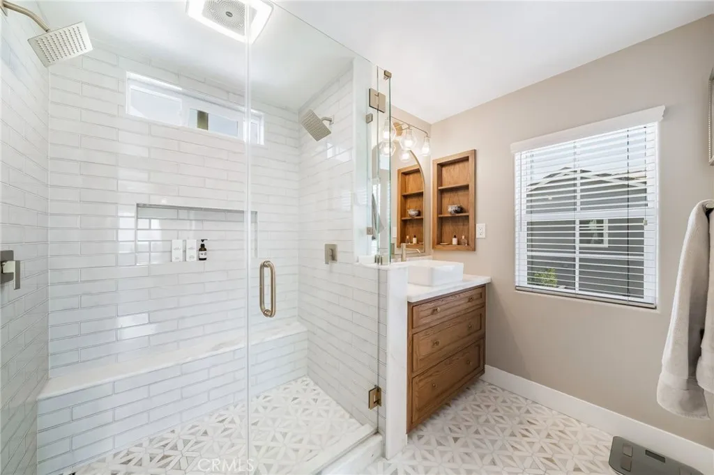 1 Flowerdale, Ladera Ranch, California 92694 home-pic-33