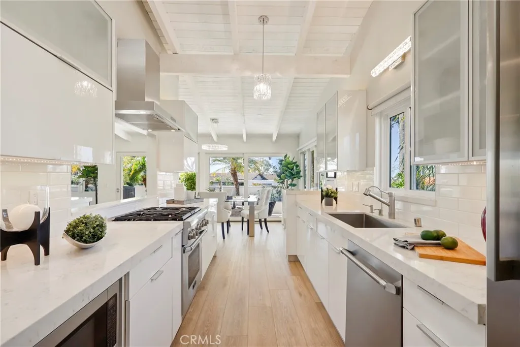 2000 Vista Cajon, Newport Beach, California 92660 home-pic-13