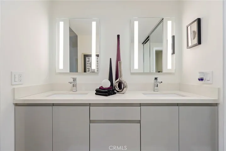 2000 Vista Cajon, Newport Beach, California 92660