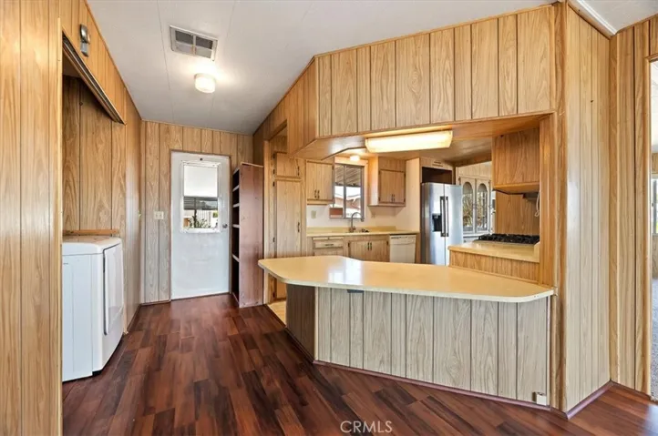 Kitchen and back door to Lanai
