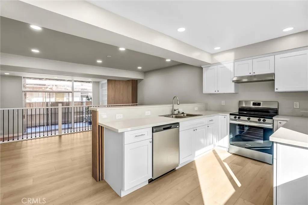 5348 Fairview Boulevard 3, Ladera Heights, California 90056 home-pic-11