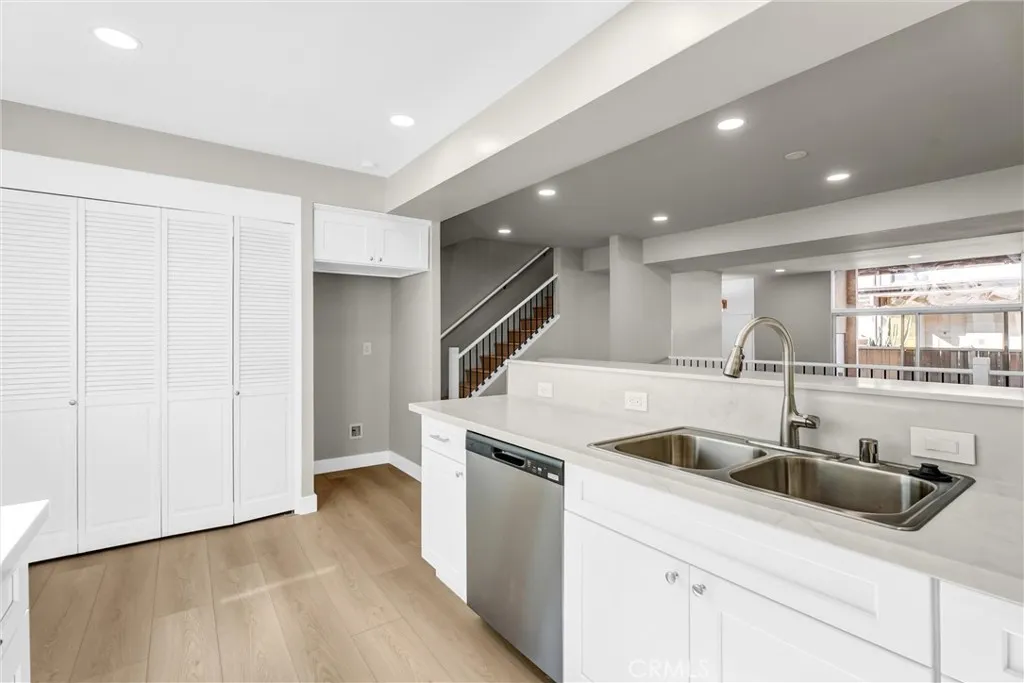 5348 Fairview Boulevard 3, Ladera Heights, California 90056 home-pic-12