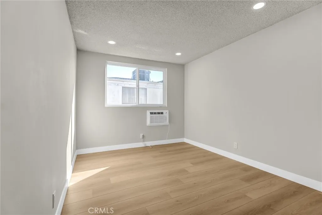 5348 Fairview Boulevard 3, Ladera Heights, California 90056 home-pic-20