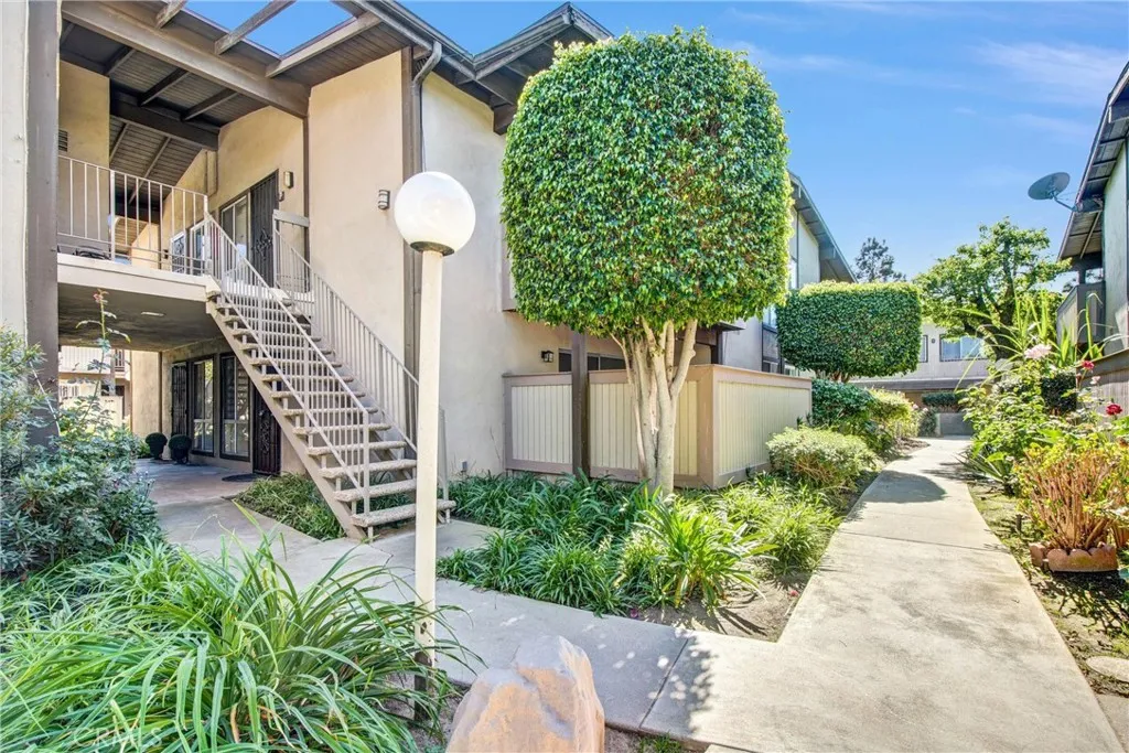 812 Coriander Drive F, Torrance, California 90502 home-pic-1