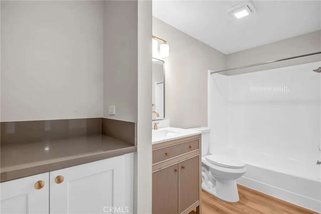 812 Coriander Drive F, Torrance, California 90502 home-pic-18
