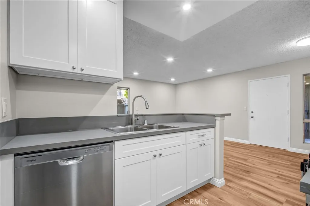 812 Coriander Drive F, Torrance, California 90502 home-pic-12