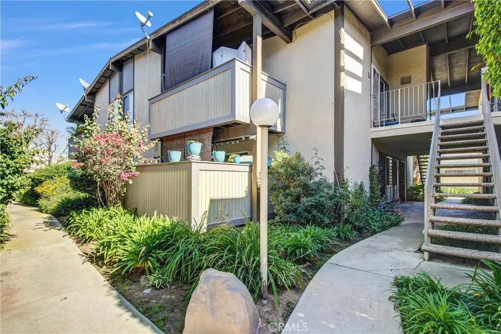 812 Coriander Drive F, Torrance, California 90502 home-pic-2