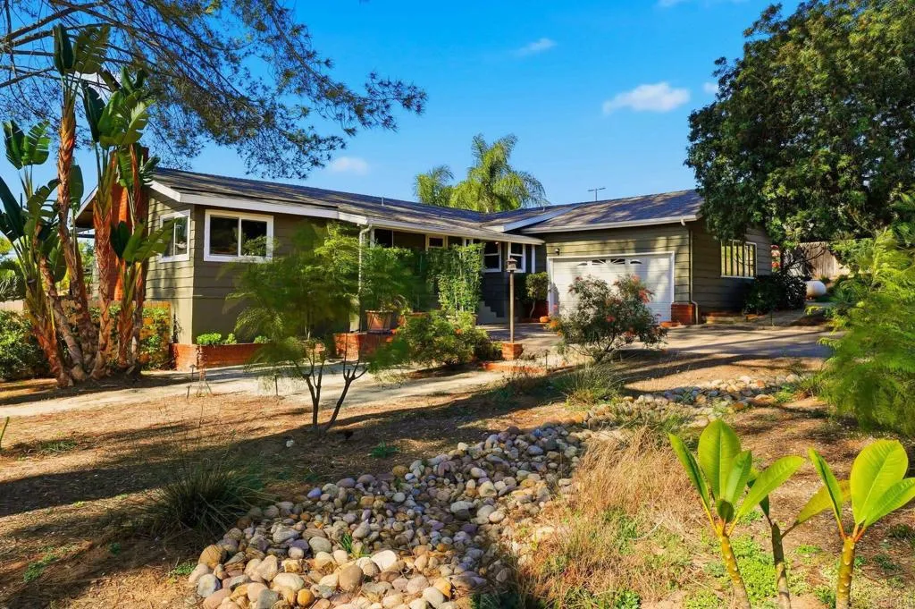 3212 Star Acres Drive, Spring Valley, California 91978 home-pic-1