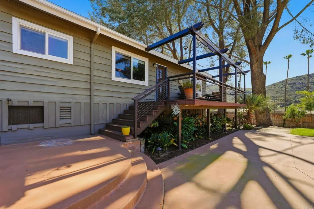 3212 Star Acres Drive, Spring Valley, California 91978 home-pic-12