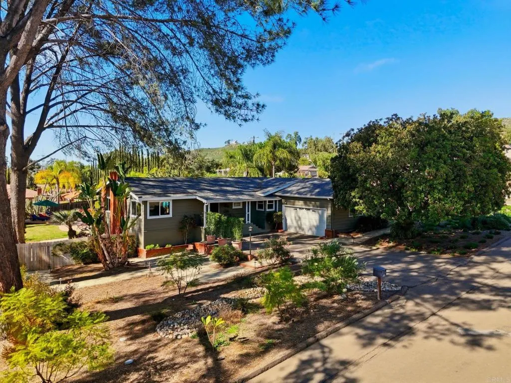 3212 Star Acres Drive, Spring Valley, California 91978 home-pic-16