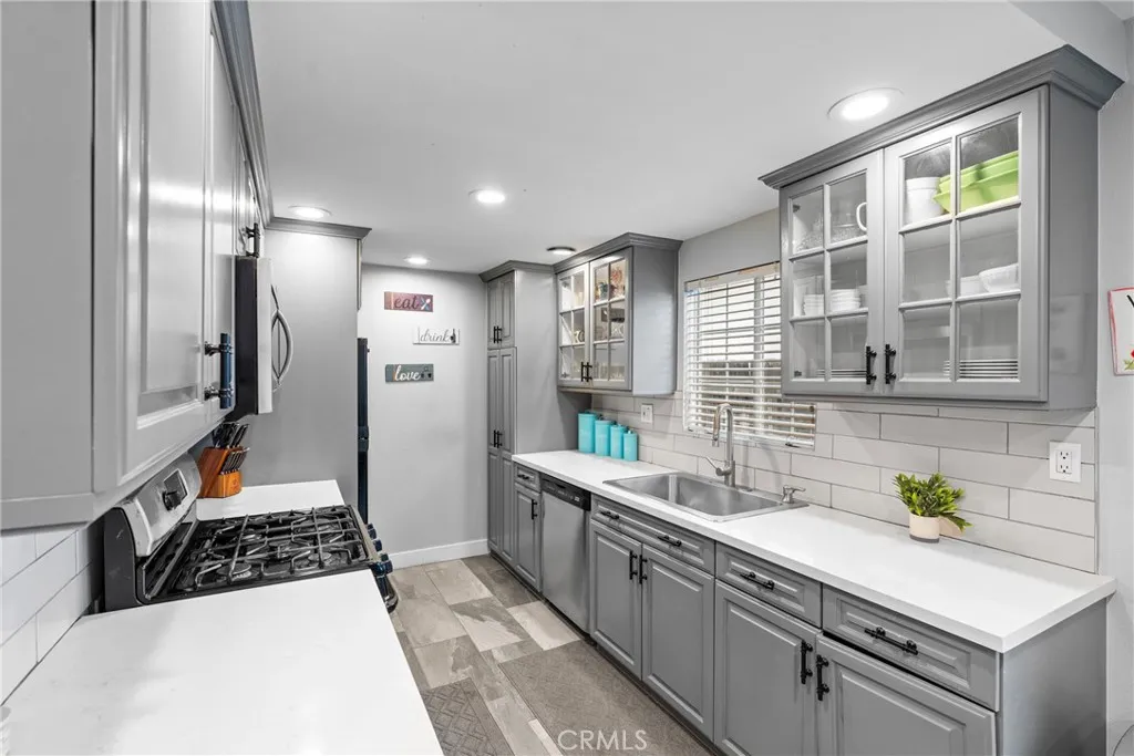 1111 Mountain View, Colton, California 92324 home-pic-13
