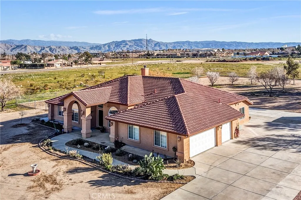 15813 Willow Street, Hesperia, California 92345 home-pic-2