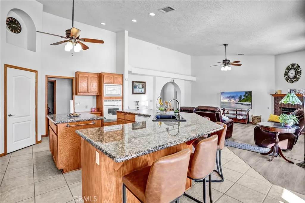 15813 Willow Street, Hesperia, California 92345 home-pic-11