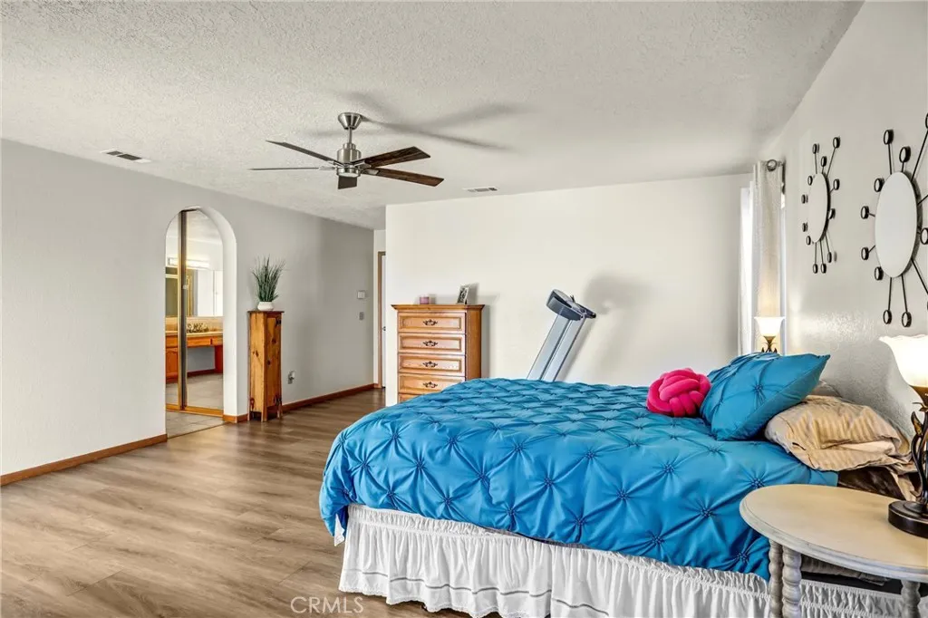 15813 Willow Street, Hesperia, California 92345 home-pic-18