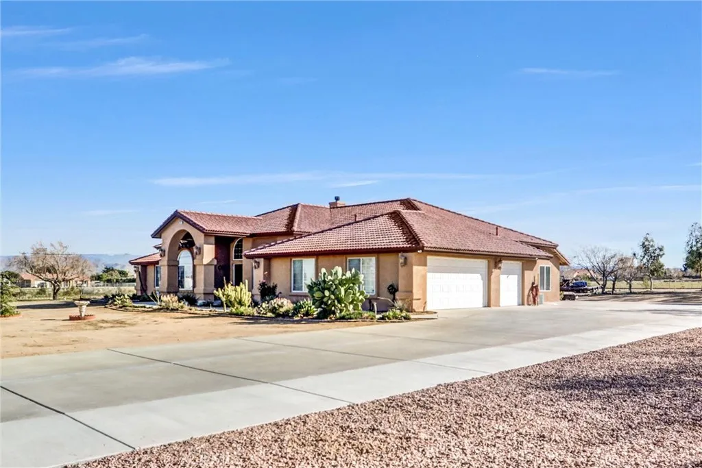 15813 Willow Street, Hesperia, California 92345 home-pic-3