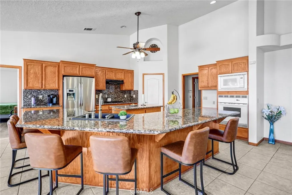 15813 Willow Street, Hesperia, California 92345 home-pic-13