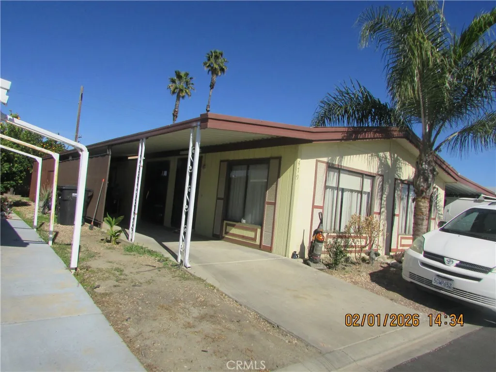 Left side of the car patio