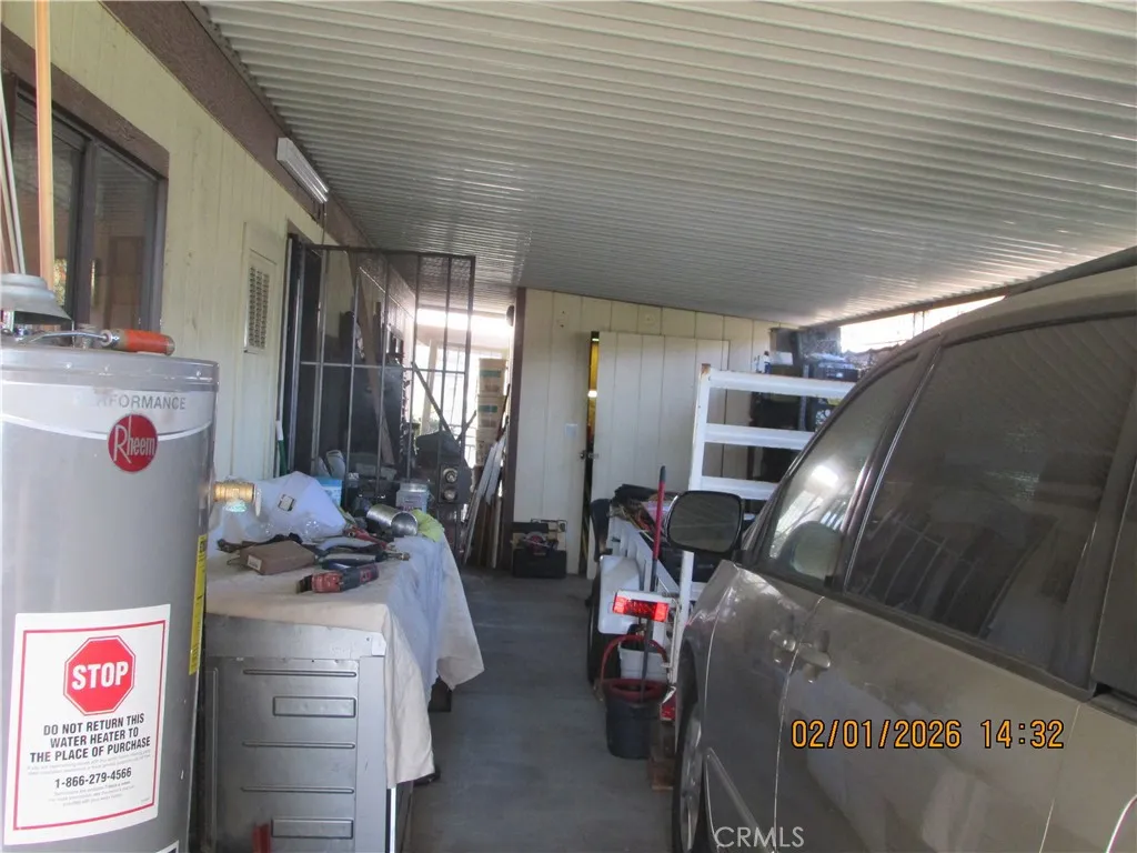 Rights side carport