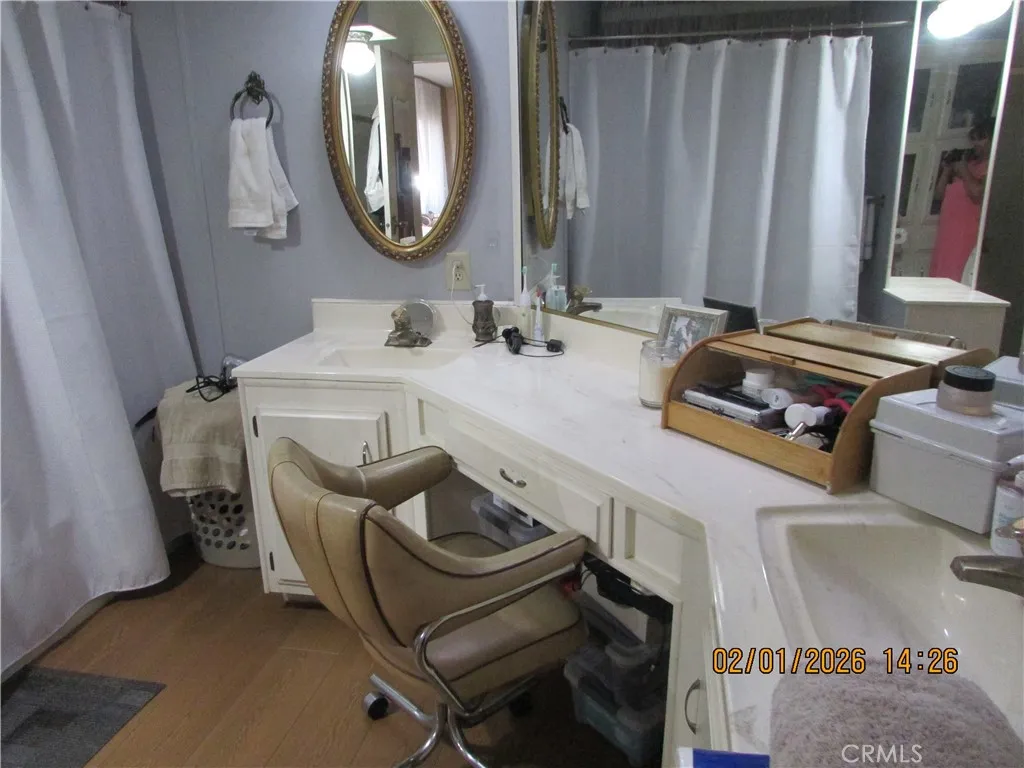 Master vanity