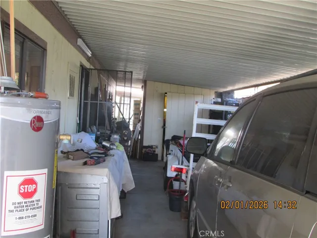 Rights side carport