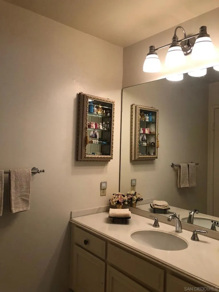 6645 Caminito Scioto, La Jolla, California 92037 home-pic-21