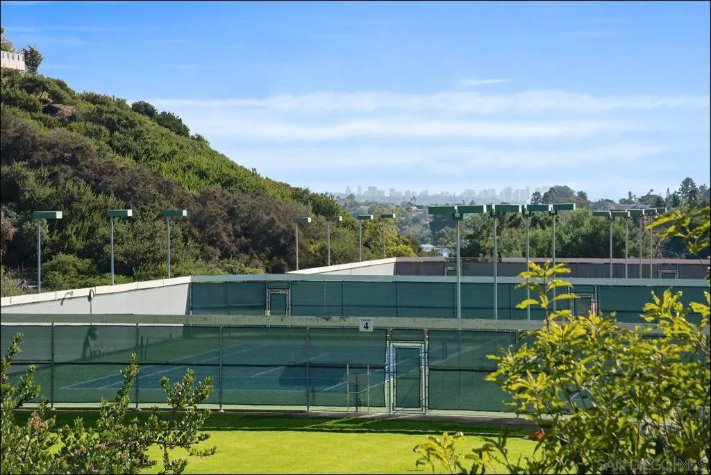 6645 Caminito Scioto, La Jolla, California 92037 home-pic-18