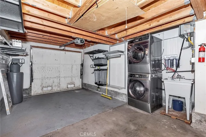 1 Car Garage With Overhead Storage