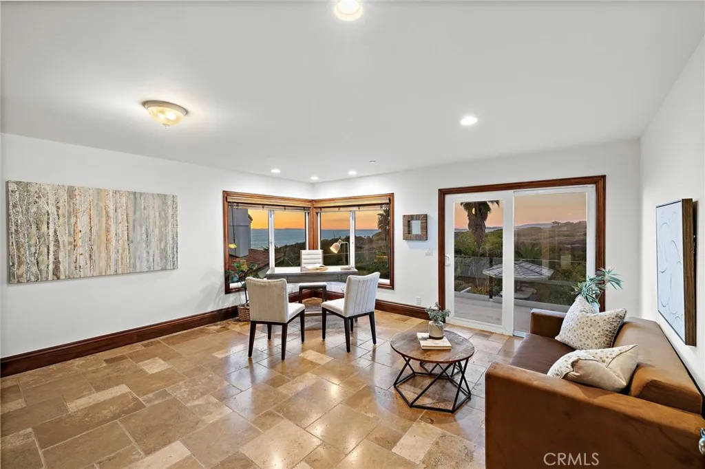 3811 Vista Blanca, San Clemente, California 92672 home-pic-25