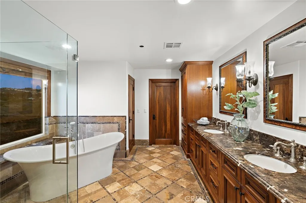 3811 Vista Blanca, San Clemente, California 92672 home-pic-21