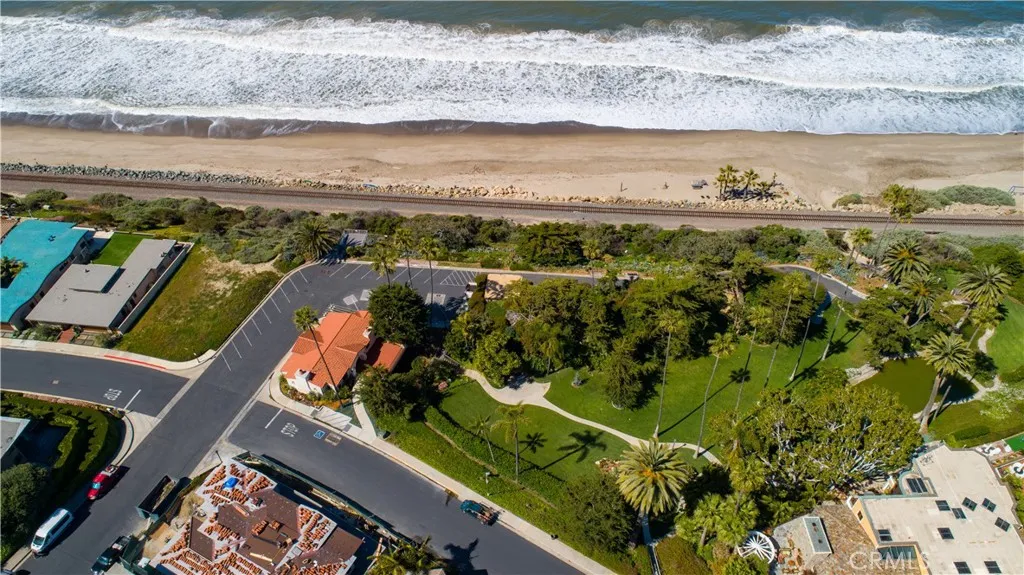 3811 Vista Blanca, San Clemente, California 92672 home-pic-36