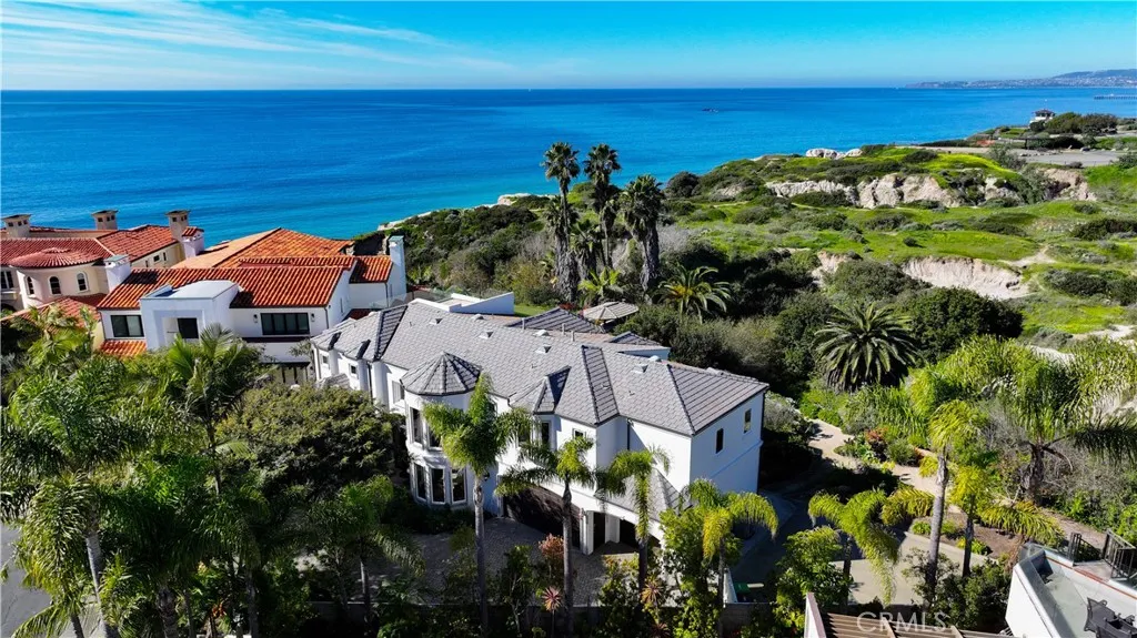 3811 Vista Blanca, San Clemente, California 92672 home-pic-1
