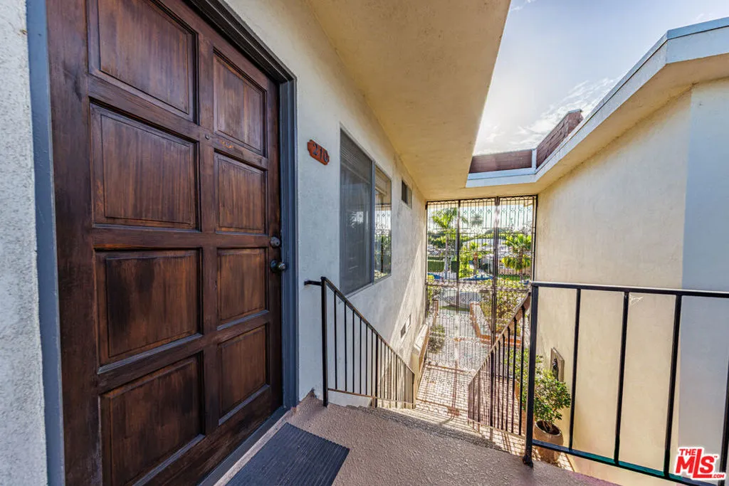 1522 S Centinela Avenue 210, Los Angeles, California 90025 home-pic-4