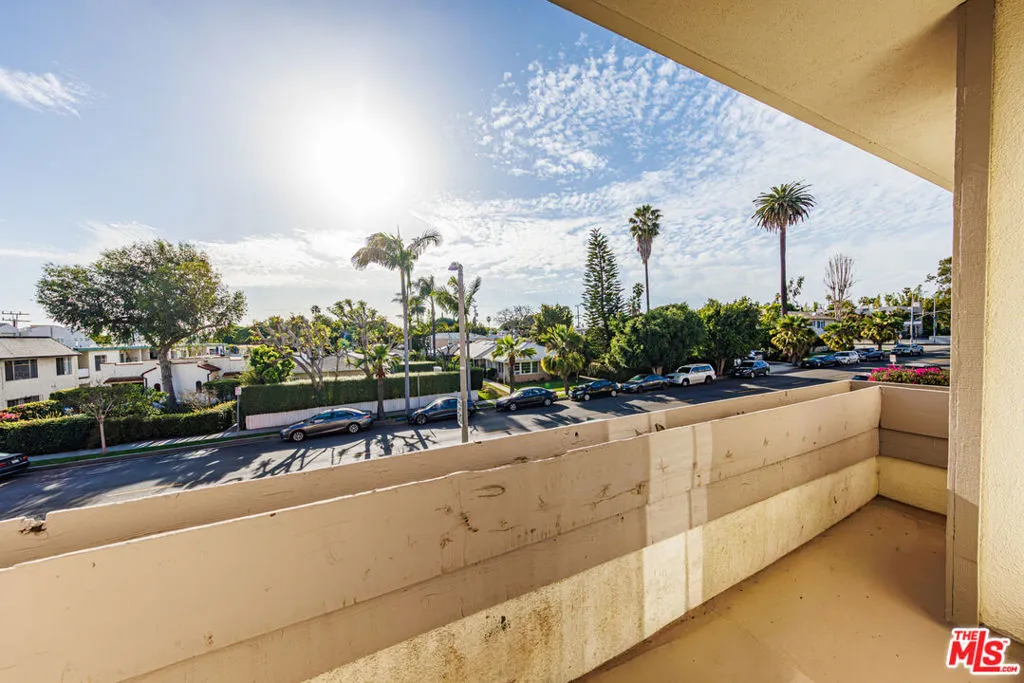1522 S Centinela Avenue 210, Los Angeles, California 90025 home-pic-18