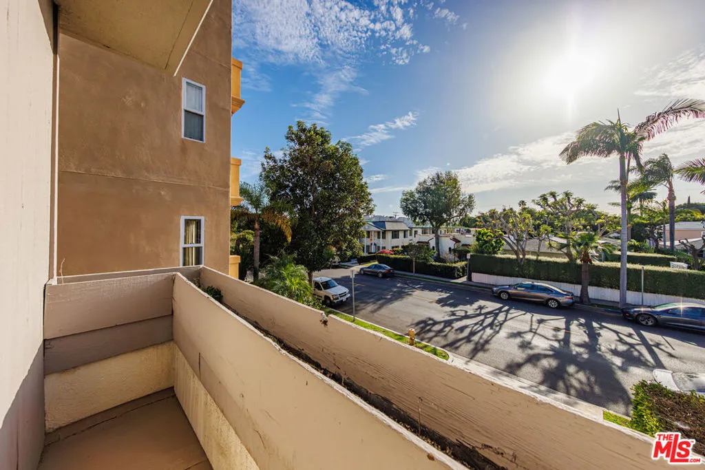 1522 S Centinela Avenue 210, Los Angeles, California 90025 home-pic-19