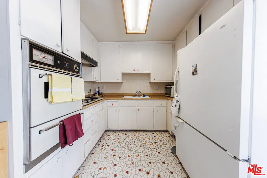 1522 S Centinela Avenue 210, Los Angeles, California 90025 home-pic-10