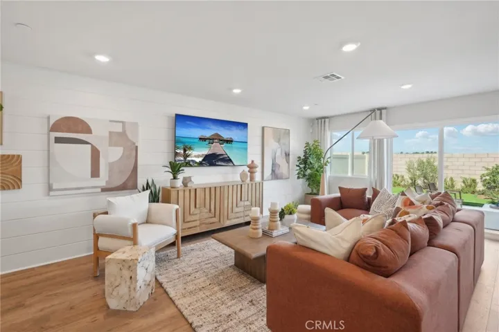 MODEL HOME