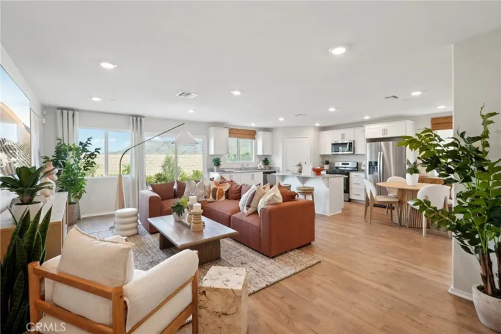 MODEL HOME