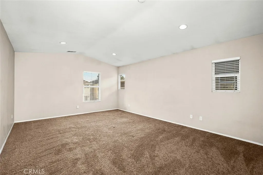 7949 Shadow Trails, Jurupa Valley, California 92509 home-pic-16