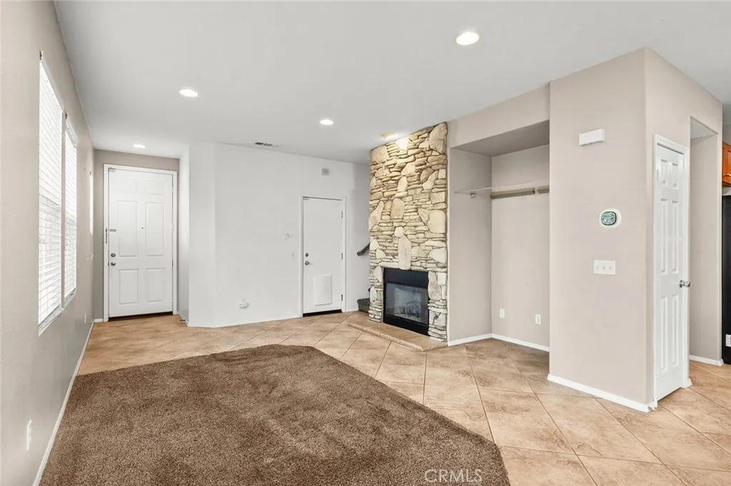 7949 Shadow Trails, Jurupa Valley, California 92509 home-pic-6