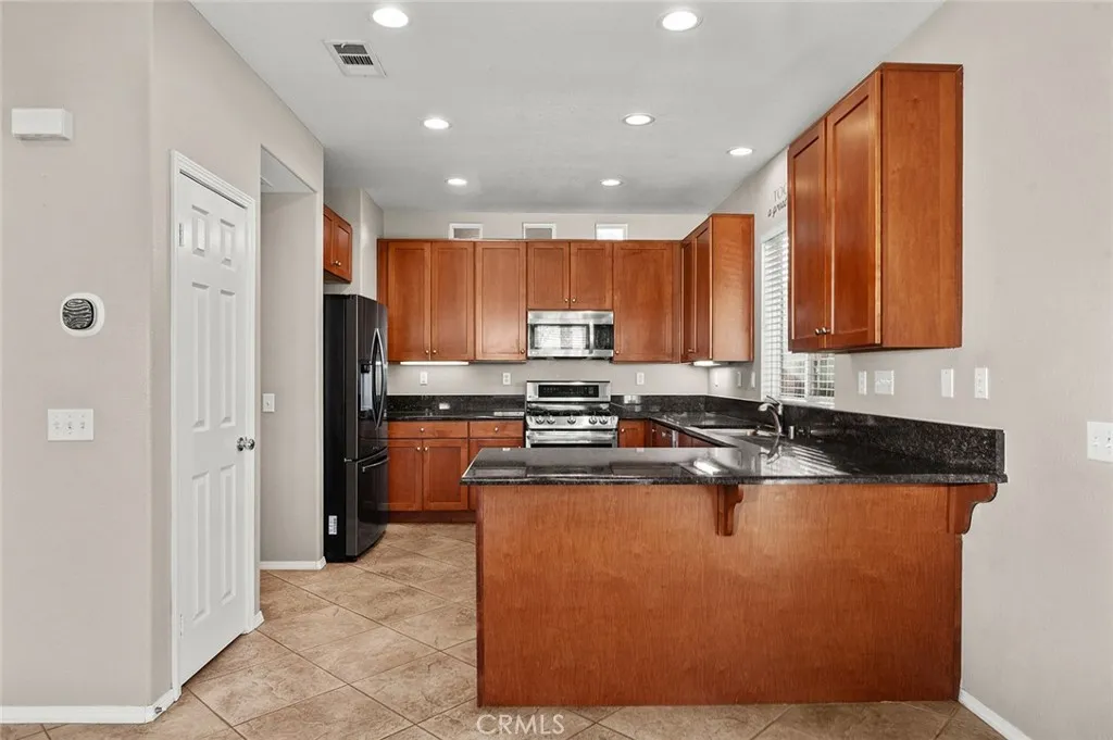 7949 Shadow Trails, Jurupa Valley, California 92509 home-pic-9