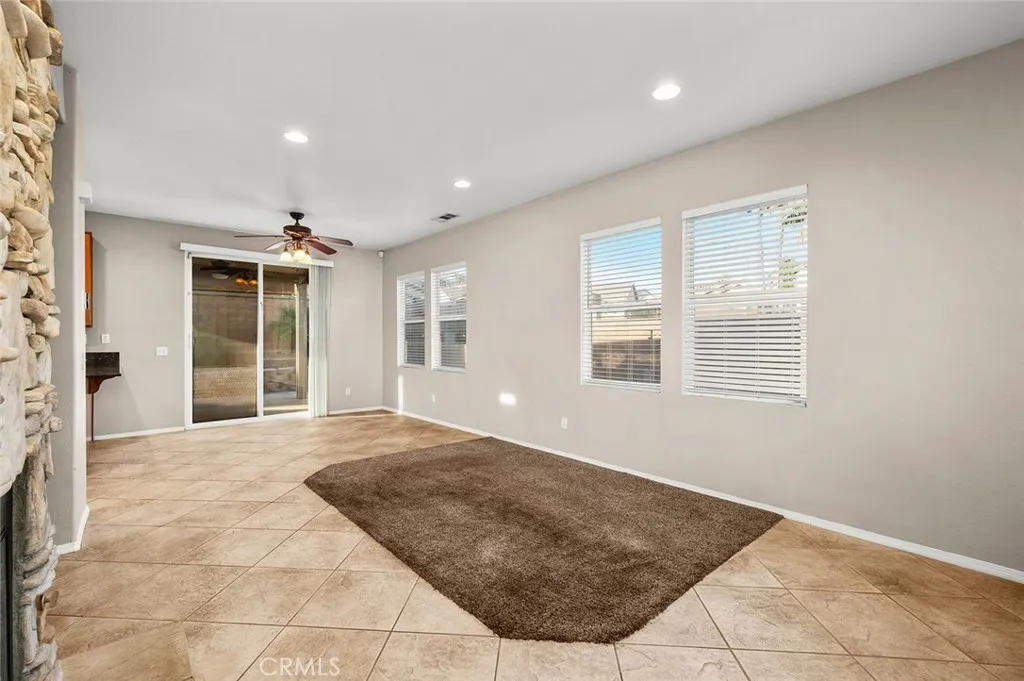 7949 Shadow Trails, Jurupa Valley, California 92509 home-pic-5