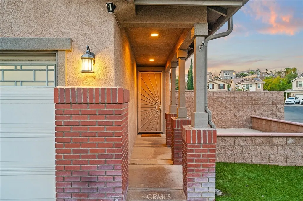 7949 Shadow Trails, Jurupa Valley, California 92509 home-pic-3